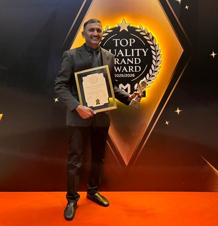 Prof. Dr. Vijendran Arulrajah receiving the Top Quality Brand Award 2025/2026 for excellence in customer experience